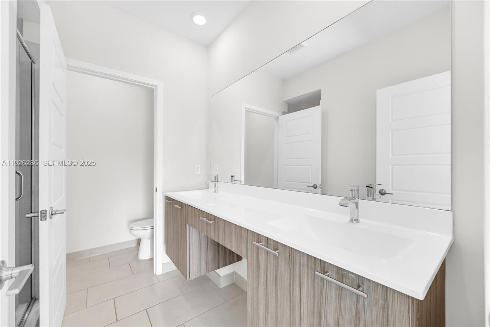 DOWNTOWN DORAL SOUTH PHAS - Residential