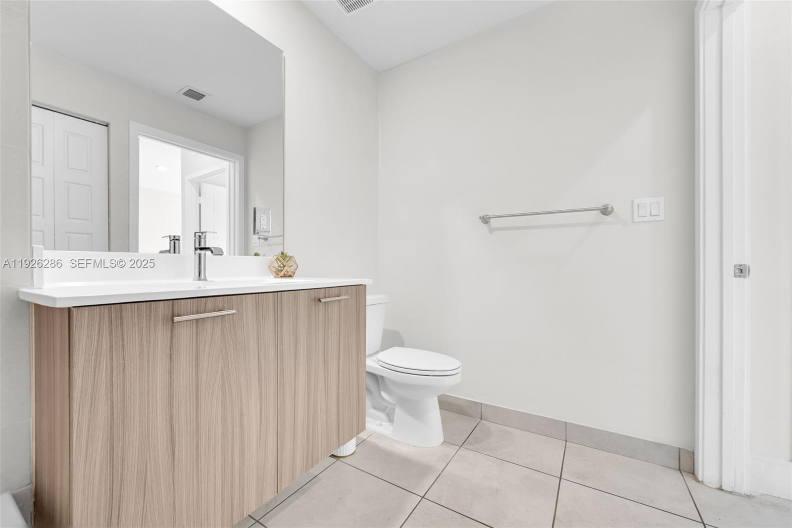 DOWNTOWN DORAL SOUTH PHAS - Residential