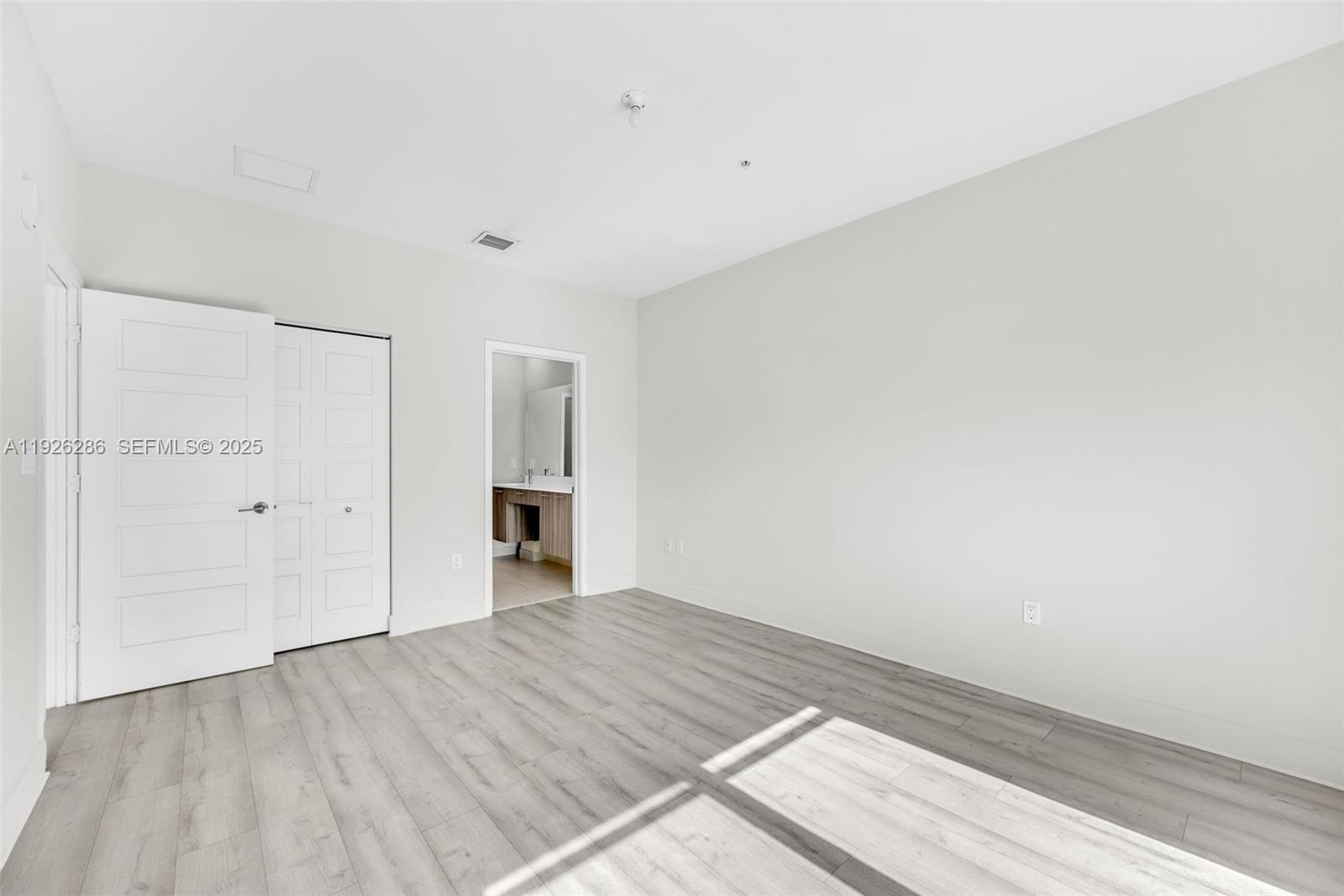 DOWNTOWN DORAL SOUTH PHAS - Residential