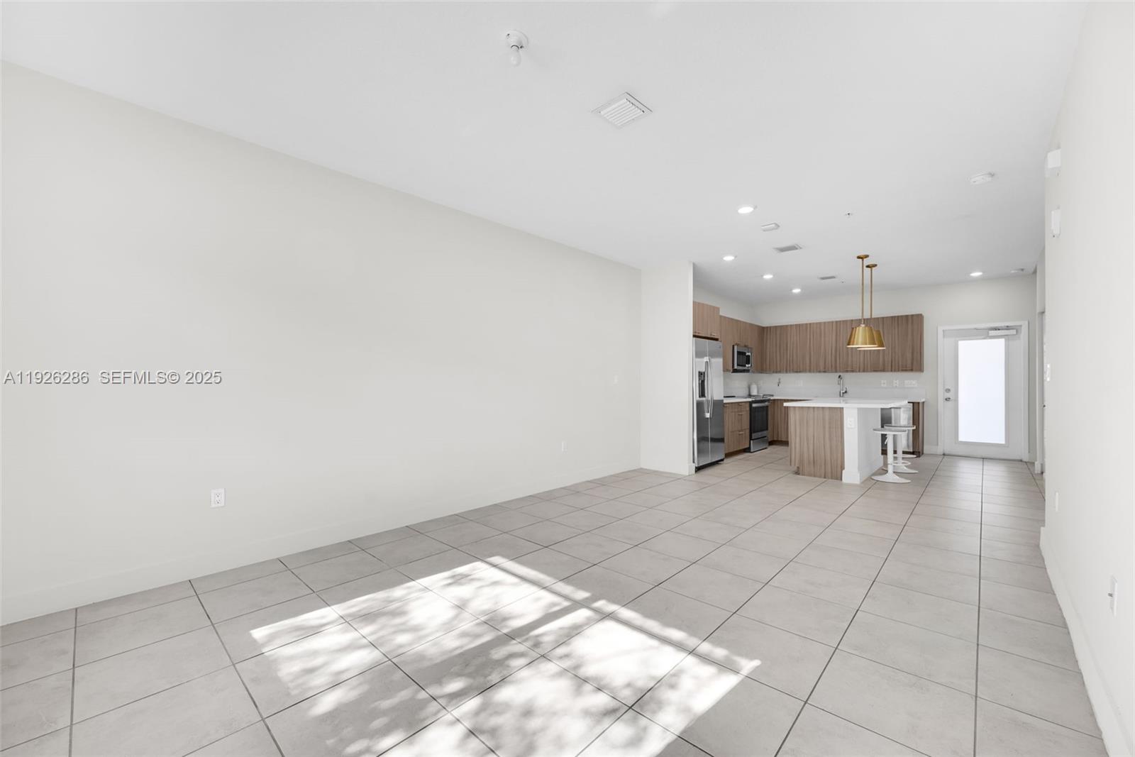 DOWNTOWN DORAL SOUTH PHAS - Residential