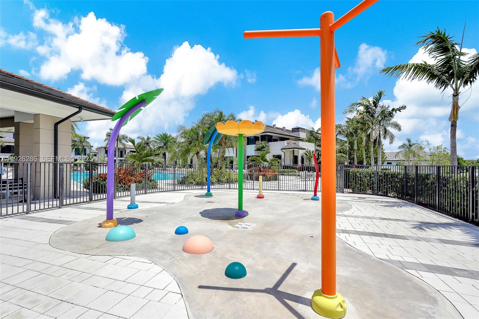 DOWNTOWN DORAL SOUTH PHAS - Residential