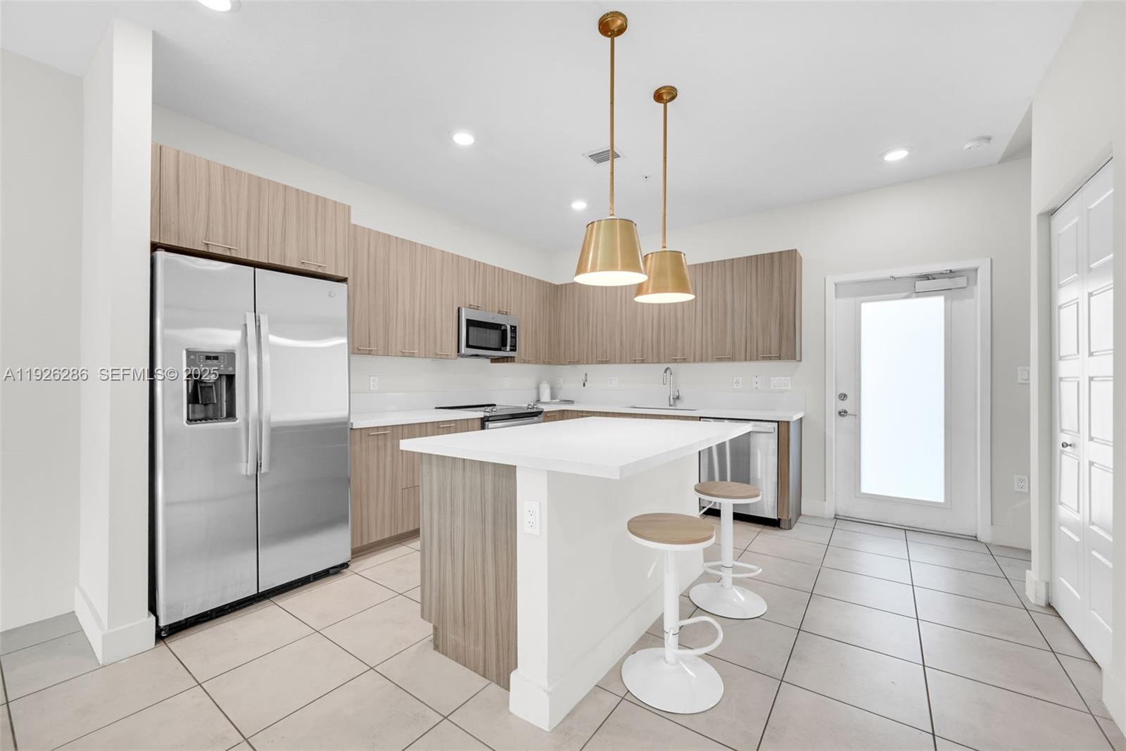 DOWNTOWN DORAL SOUTH PHAS - Residential