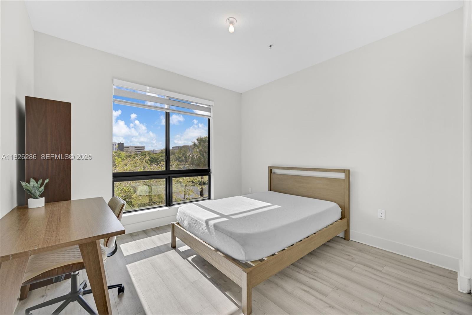 DOWNTOWN DORAL SOUTH PHAS - Residential