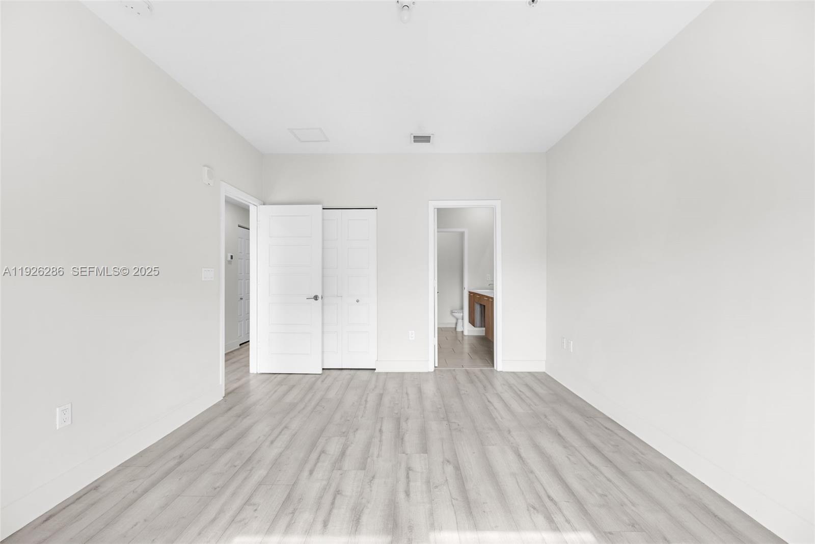 DOWNTOWN DORAL SOUTH PHAS - Residential