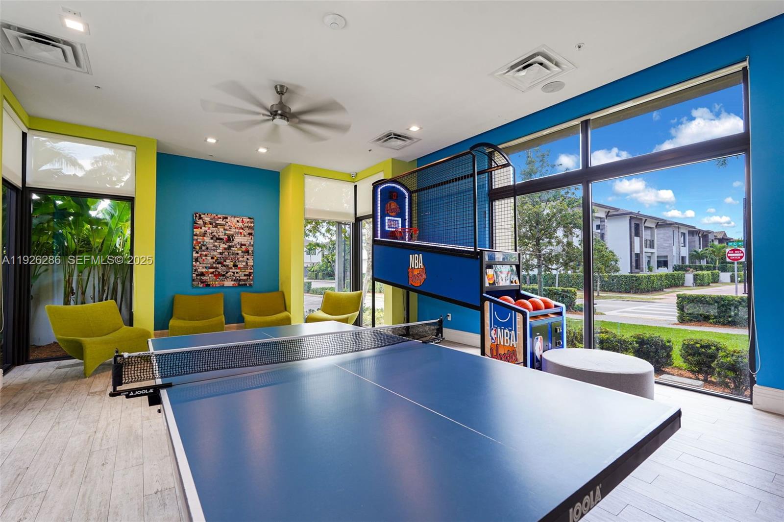 DOWNTOWN DORAL SOUTH PHAS - Residential