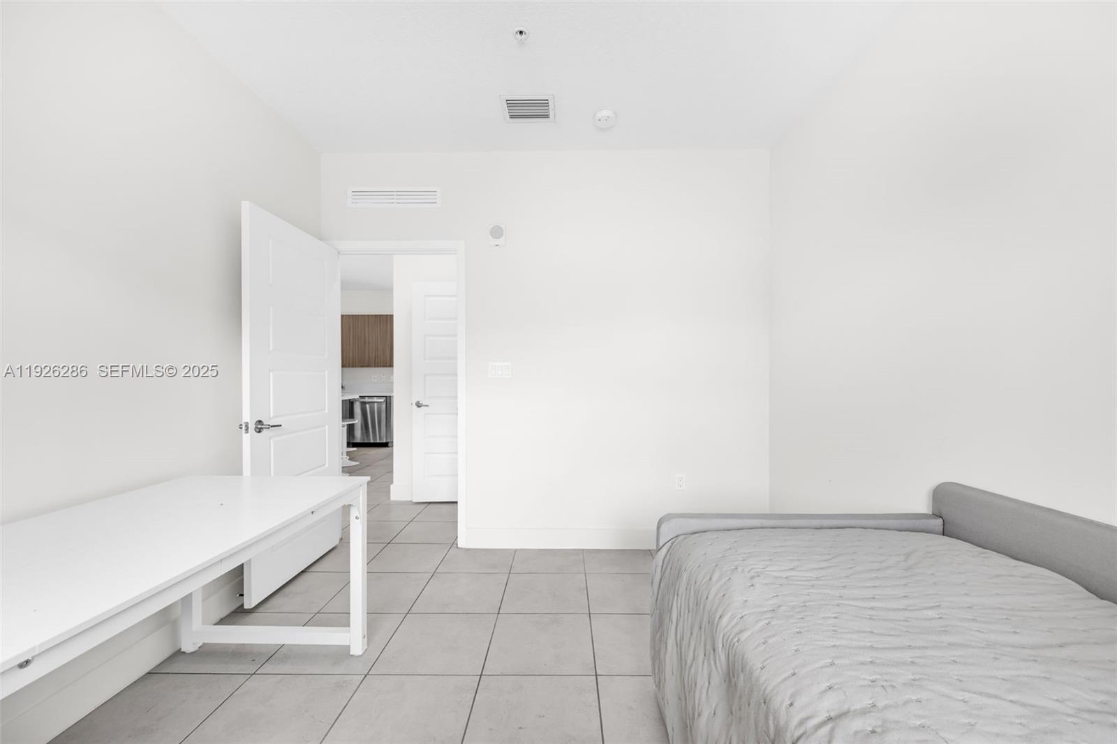 DOWNTOWN DORAL SOUTH PHAS - Residential