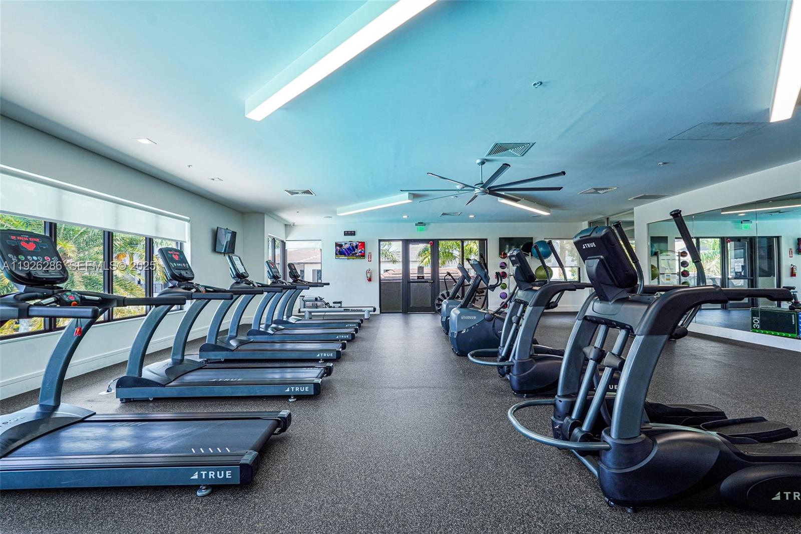 DOWNTOWN DORAL SOUTH PHAS - Residential