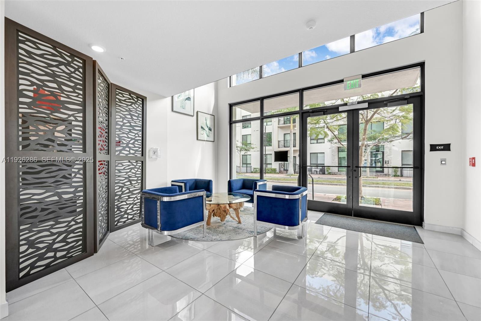 DOWNTOWN DORAL SOUTH PHAS - Residential