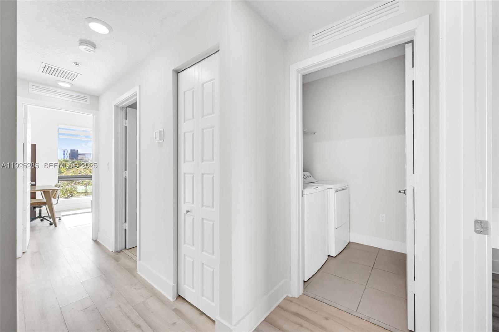 DOWNTOWN DORAL SOUTH PHAS - Residential