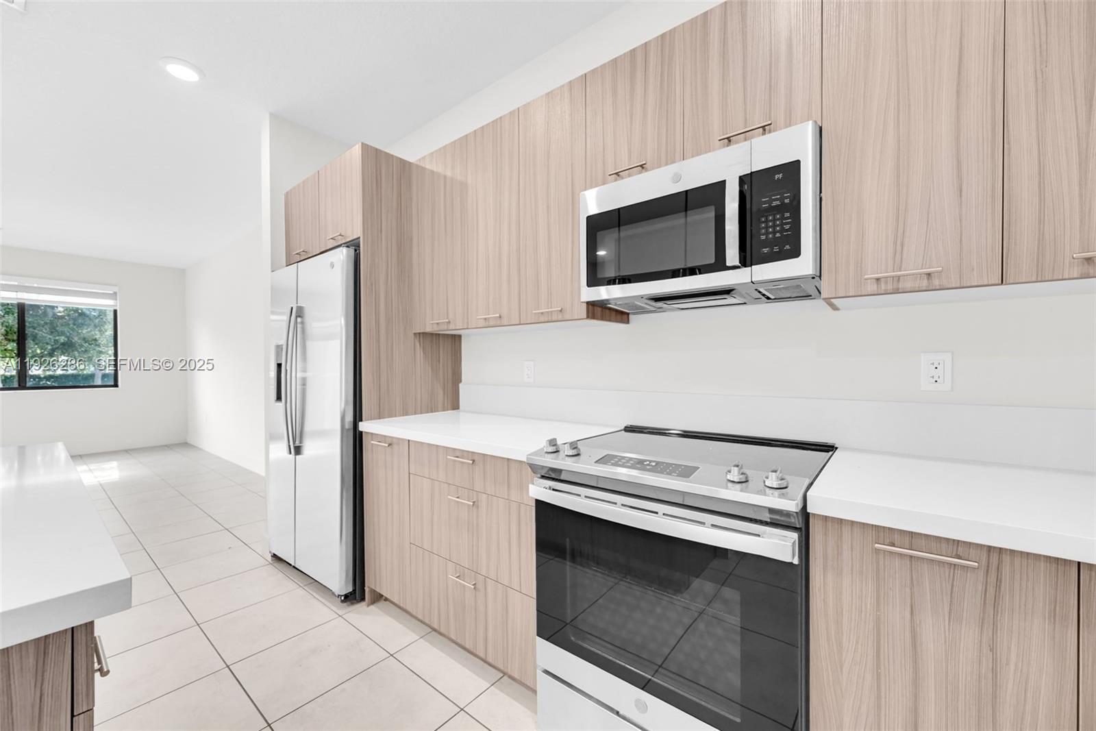 DOWNTOWN DORAL SOUTH PHAS - Residential