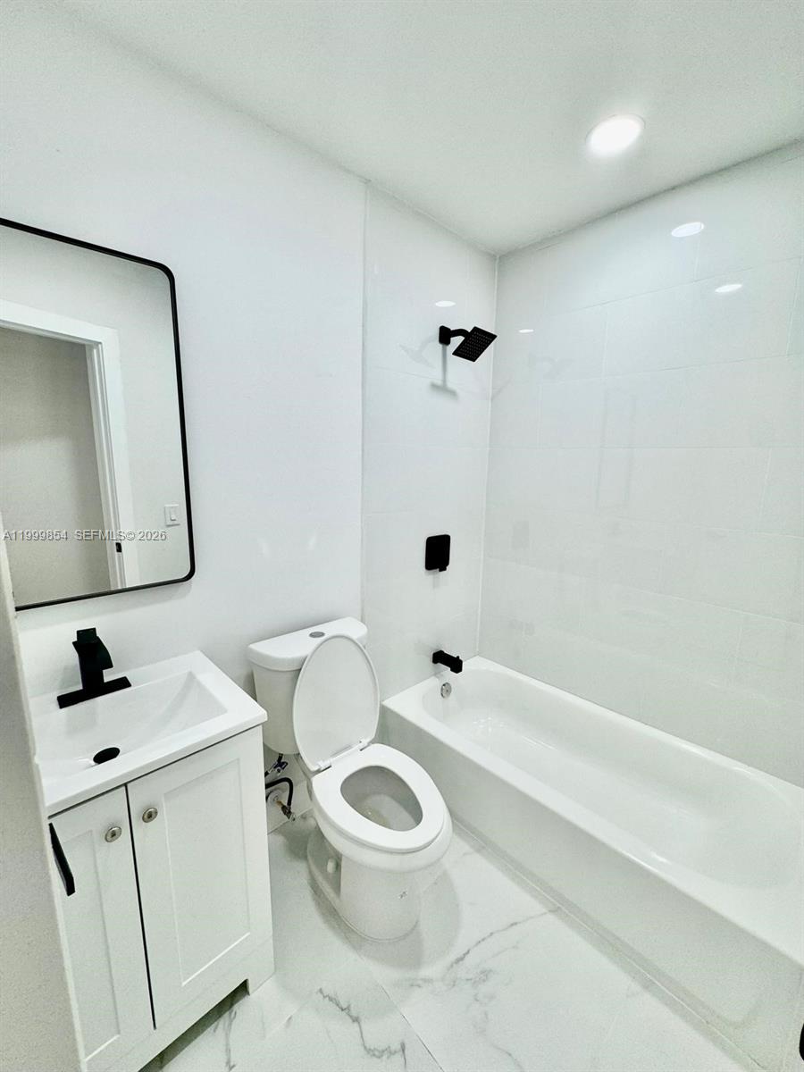 W BUENA VISTA CEN - Residential Lease