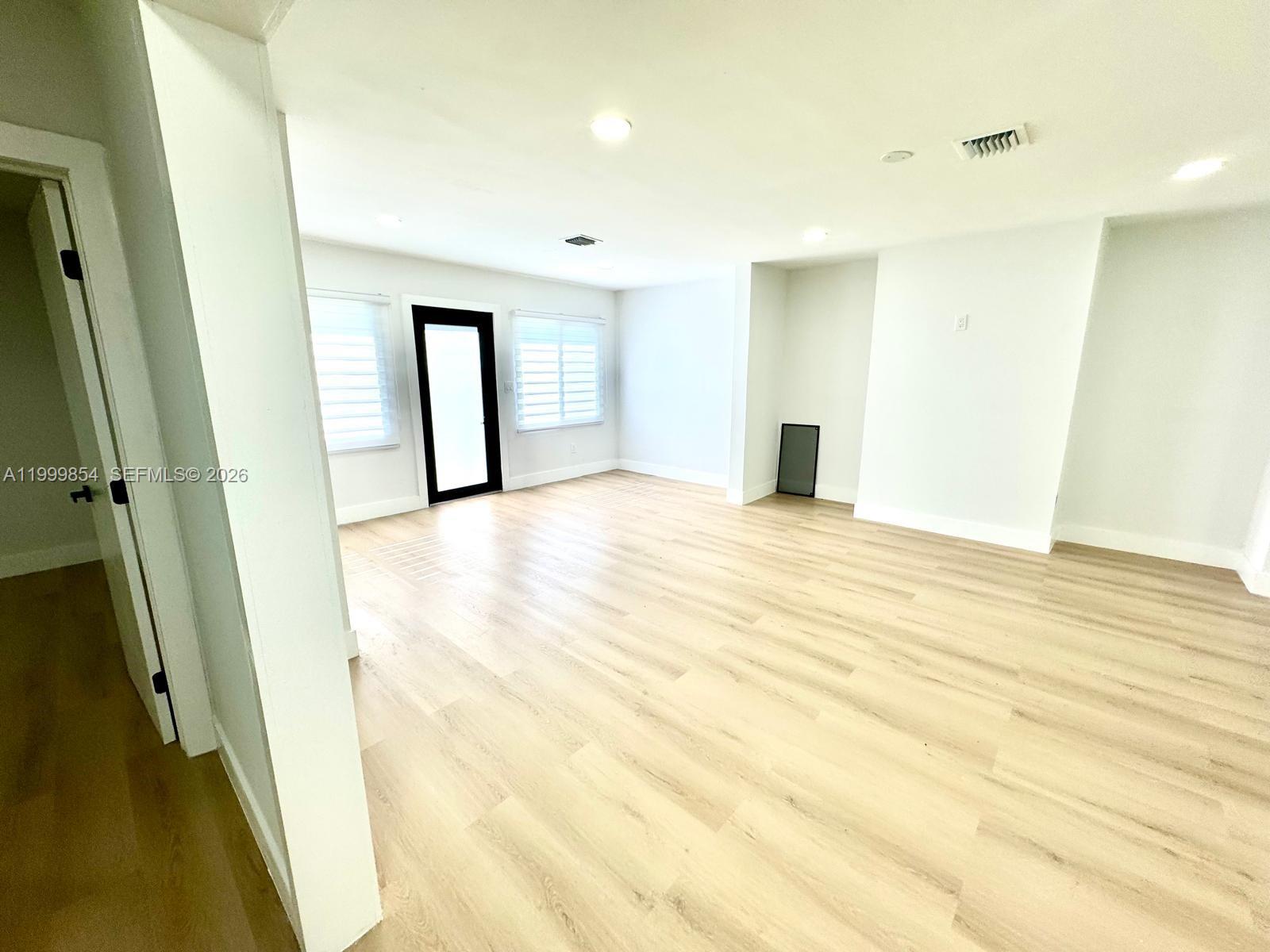 W BUENA VISTA CEN - Residential Lease