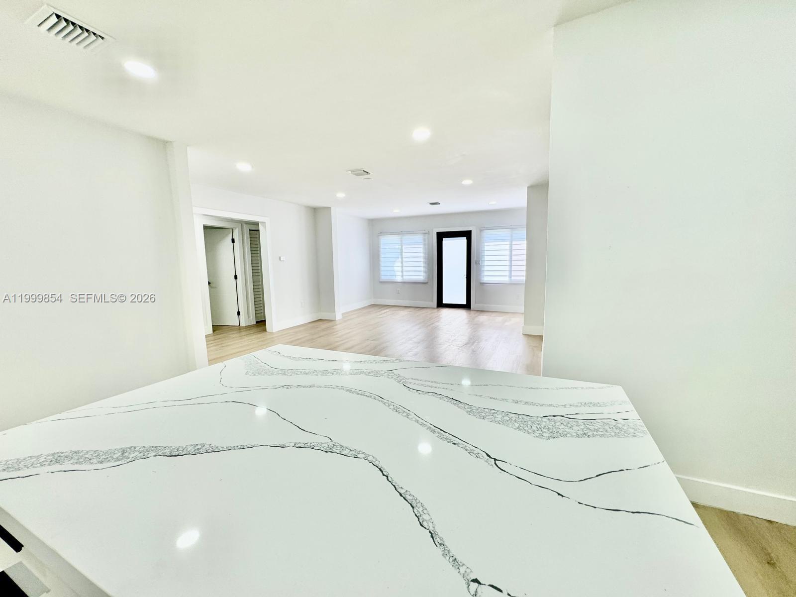 W BUENA VISTA CEN - Residential Lease