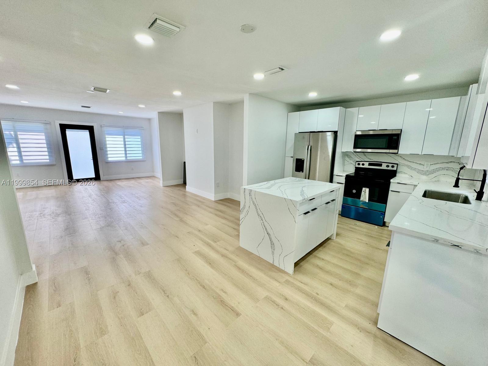 W BUENA VISTA CEN - Residential Lease