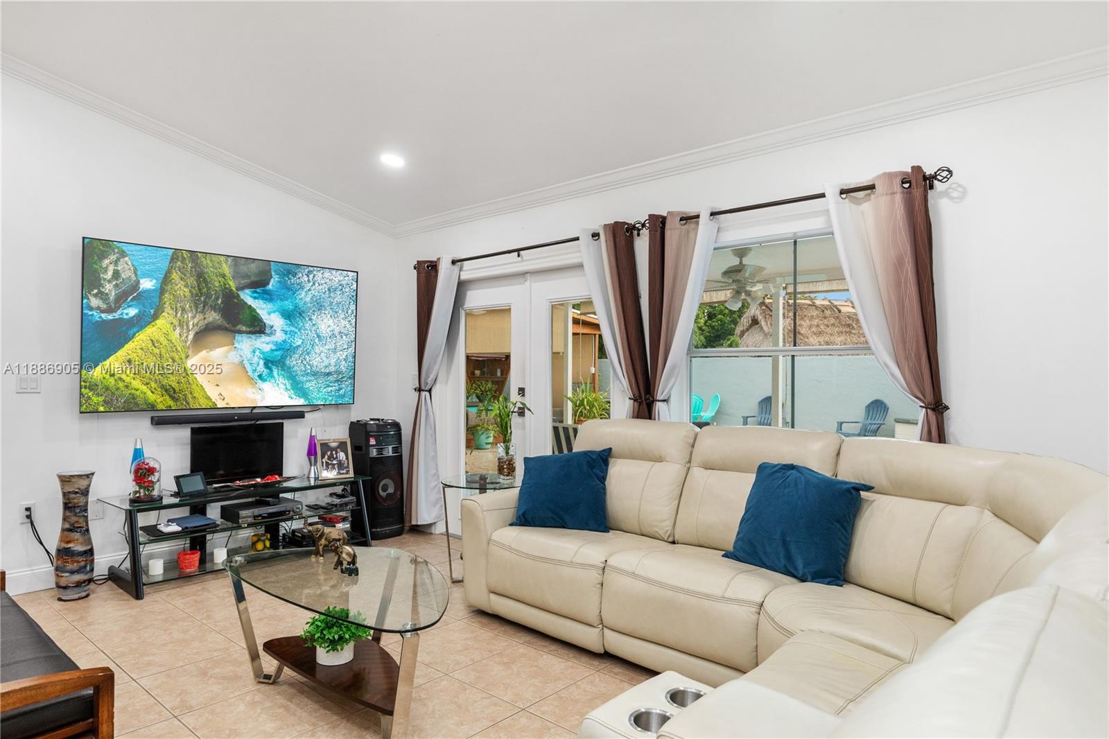 LAGUNA PONDS SEC I - Residential