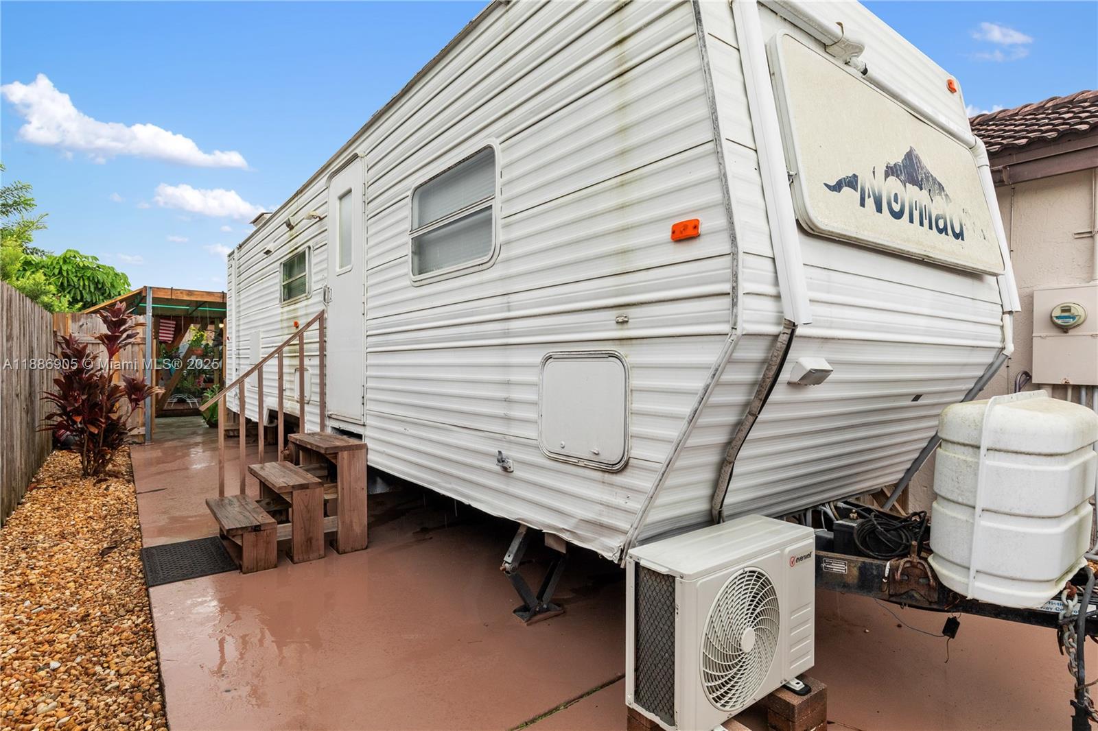 LAGUNA PONDS SEC I - Residential