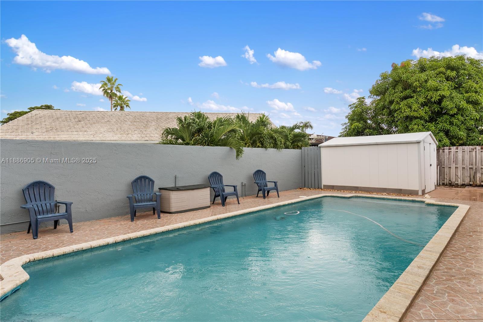 LAGUNA PONDS SEC I - Residential