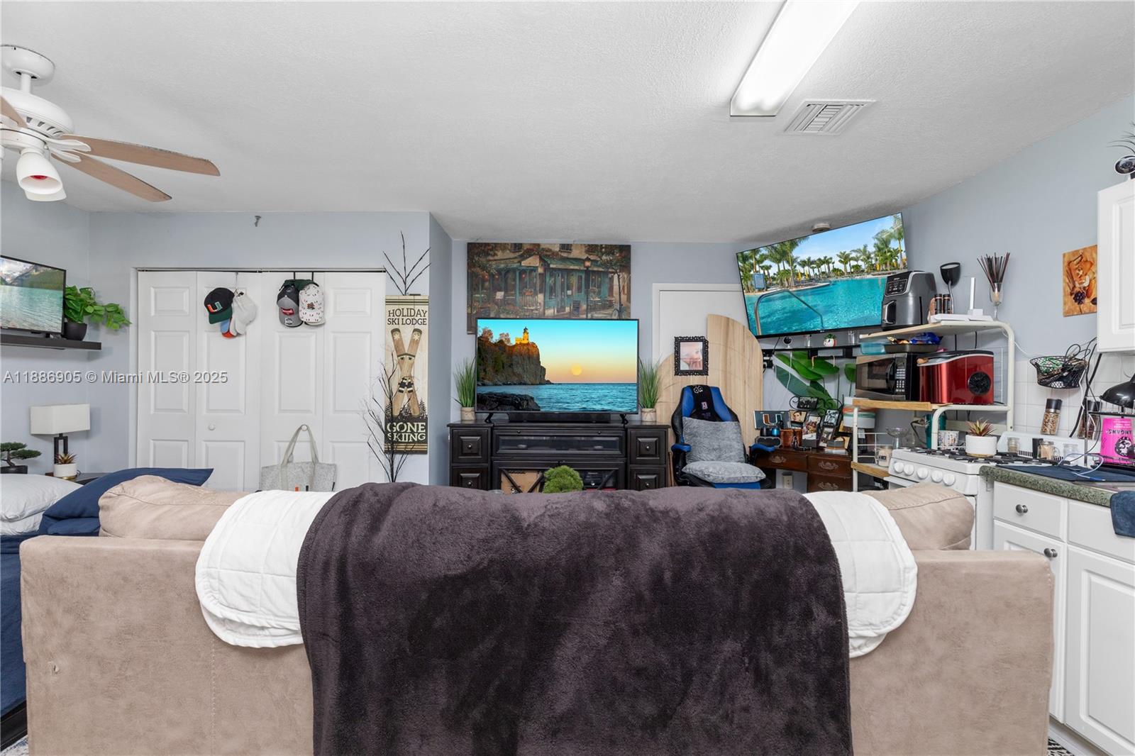 LAGUNA PONDS SEC I - Residential