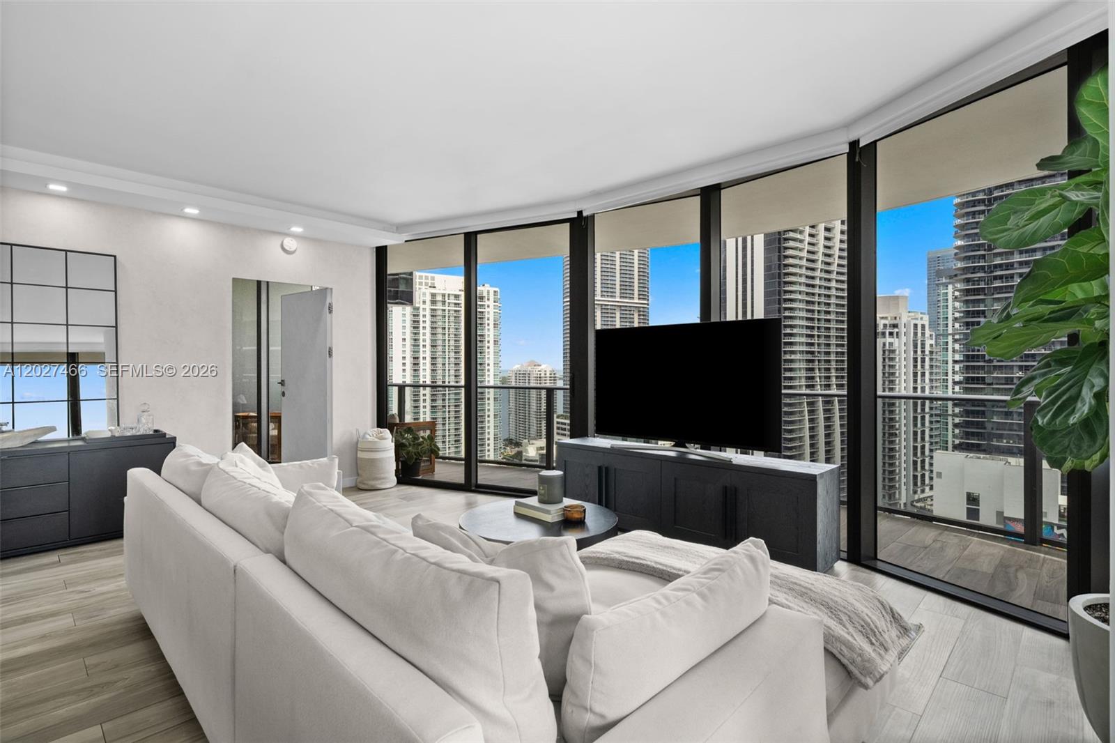 801 S Miami Ave 2901, Miami, FL, 33130 1 801 S Miami Ave 2901