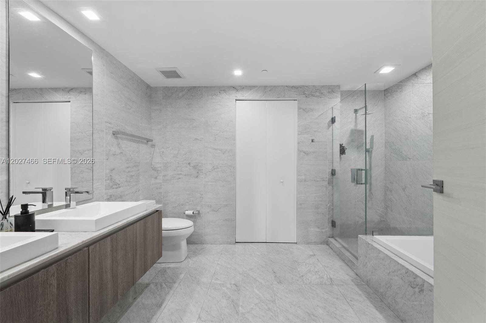 801 SMA RESIDENCES CONDO - Residential