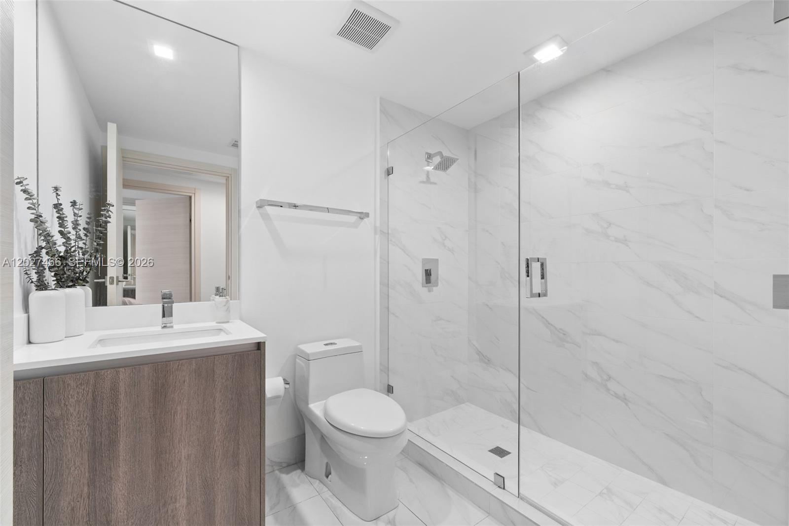 801 SMA RESIDENCES CONDO - Residential