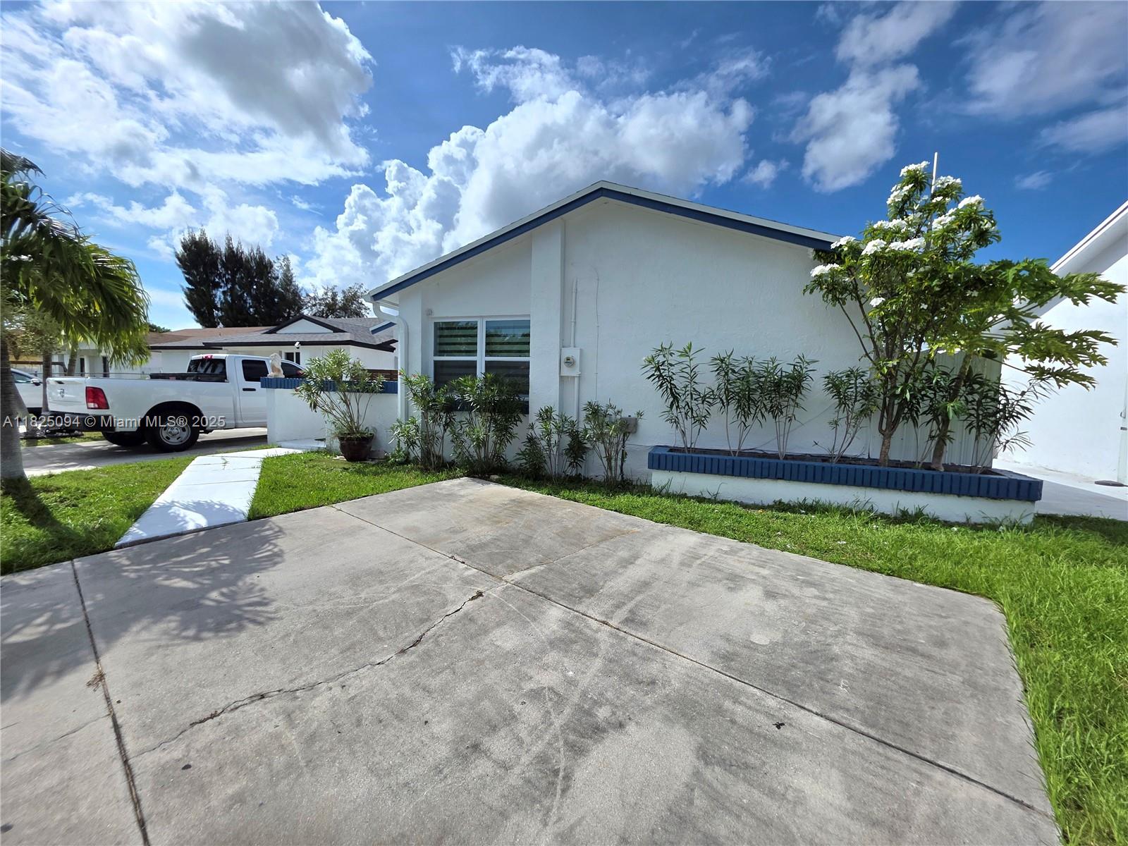 12307 SW 195th Ter 12307