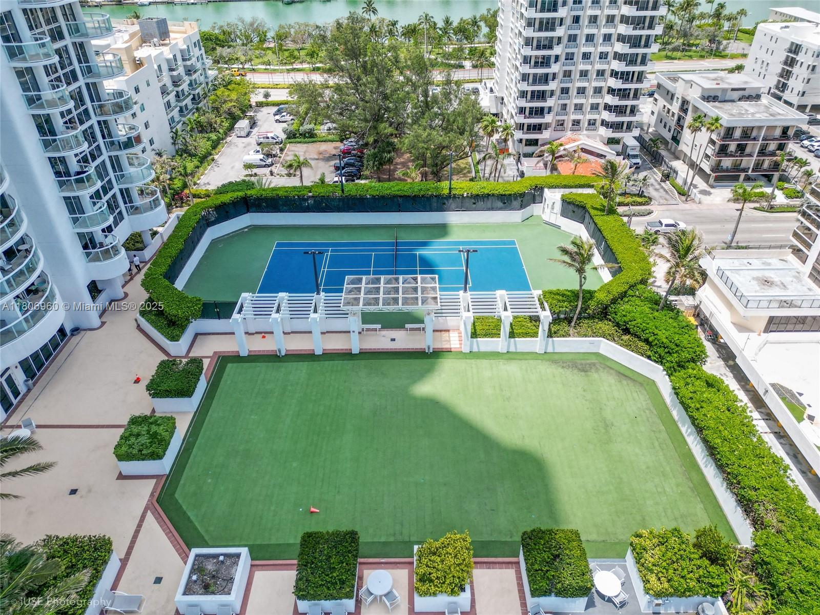 6365 Collins Ave 2206