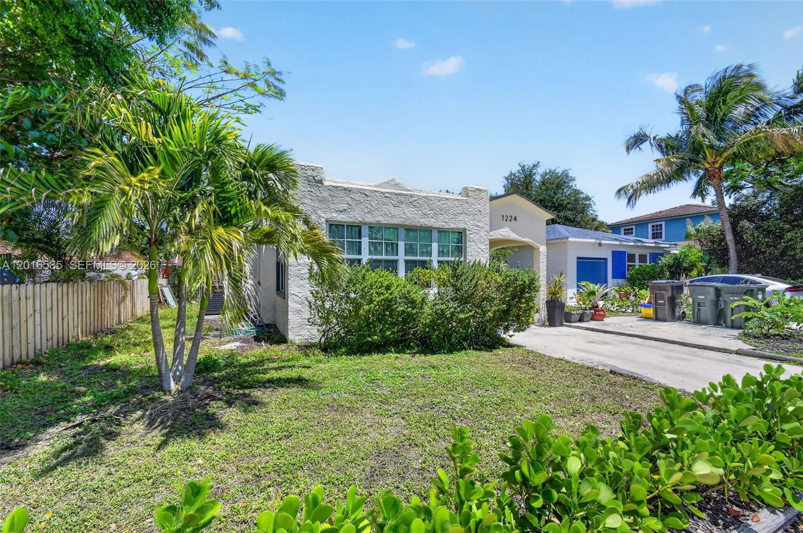 LAKE WORTH TOWN OF - Residential