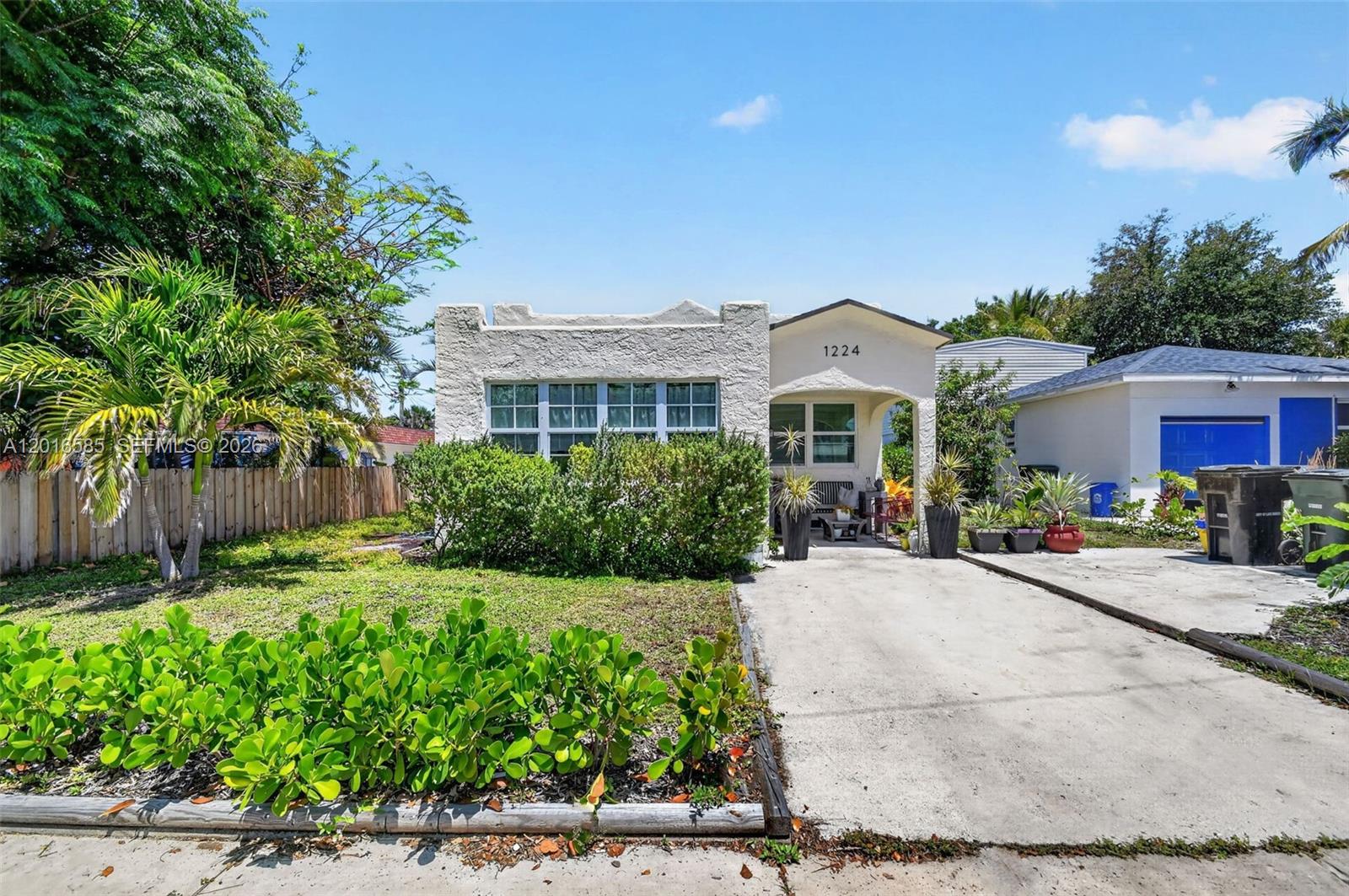 LAKE WORTH TOWN OF - Residential