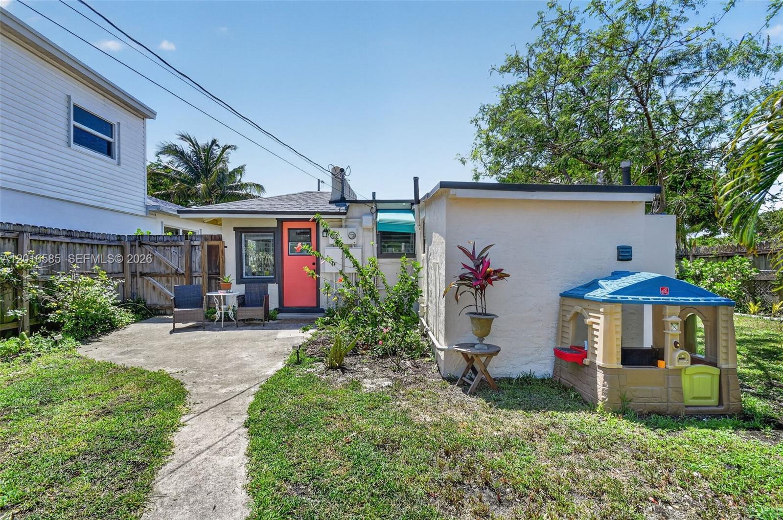 LAKE WORTH TOWN OF - Residential