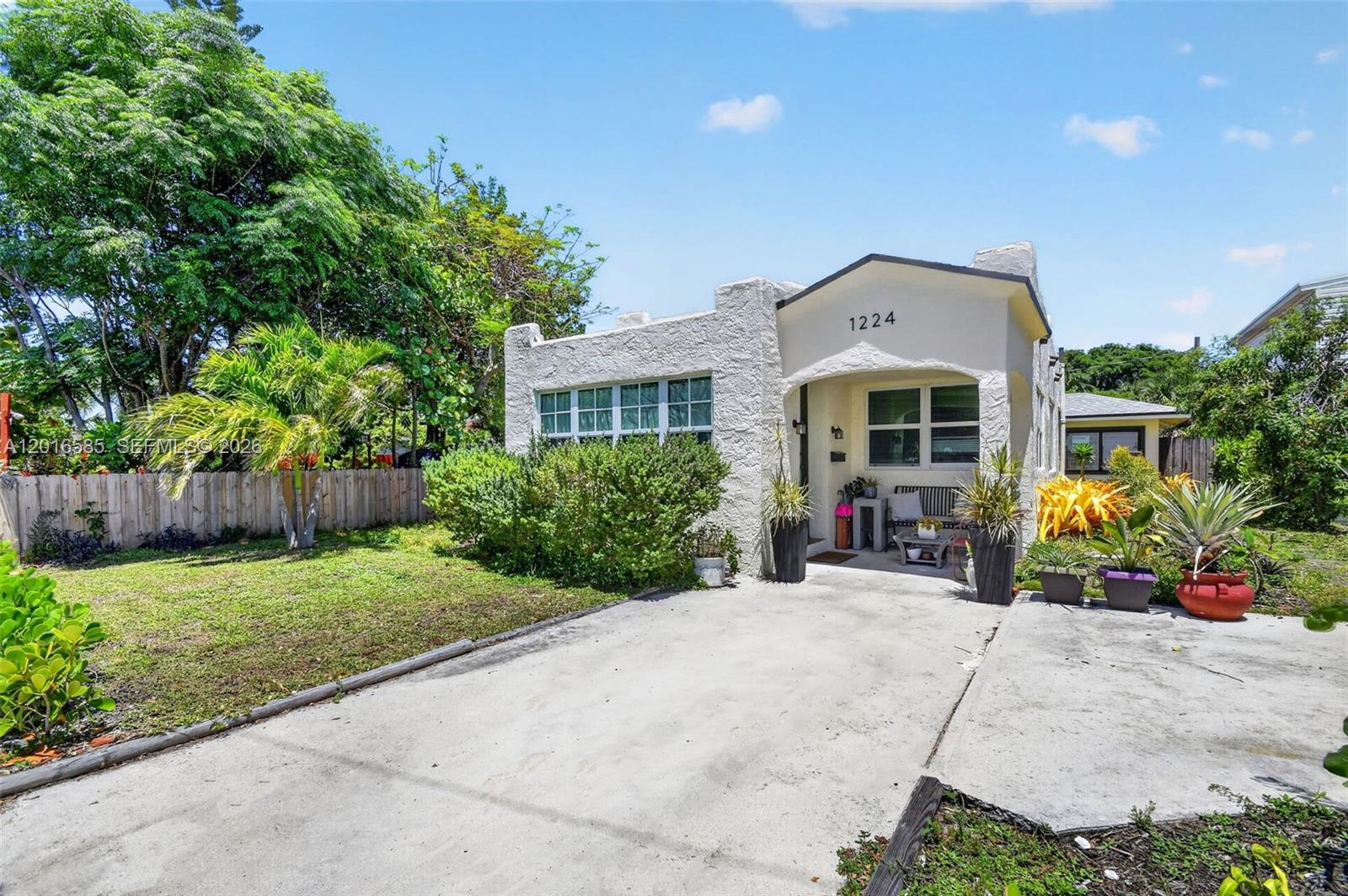 LAKE WORTH TOWN OF - Residential