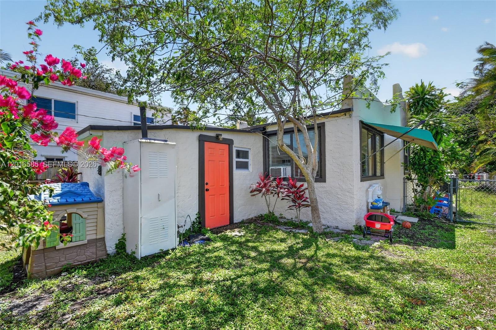 LAKE WORTH TOWN OF - Residential