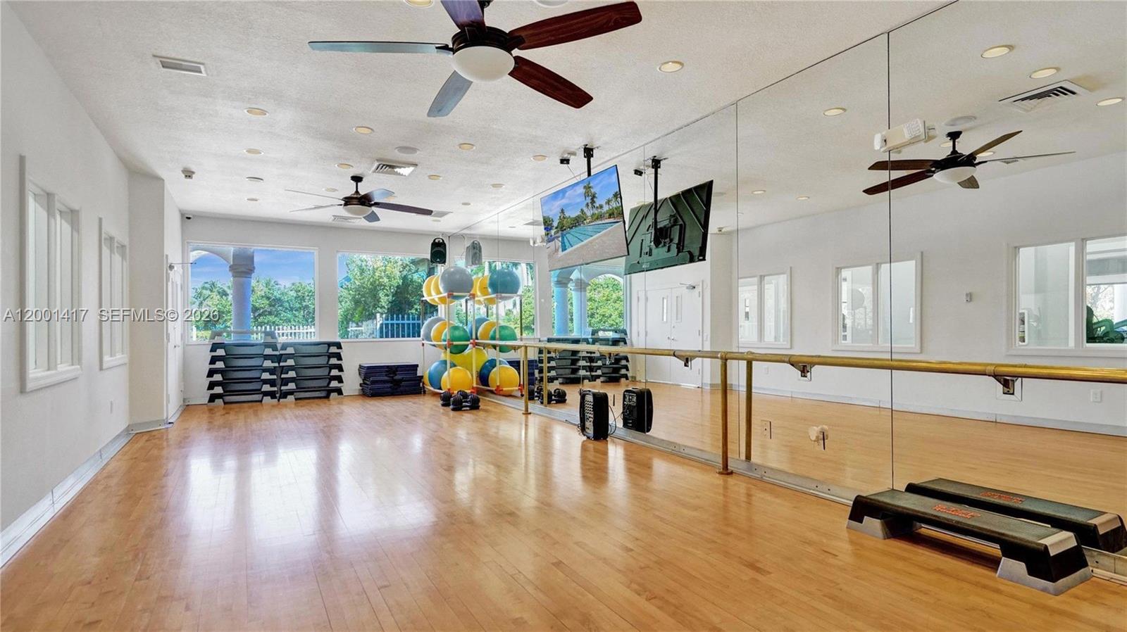 PEMBROKE ISLES V - Residential Lease