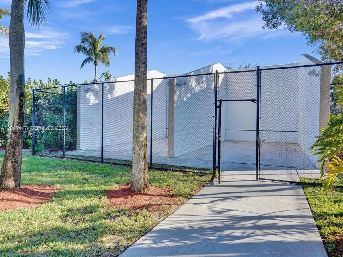 PEMBROKE ISLES V - Residential Lease