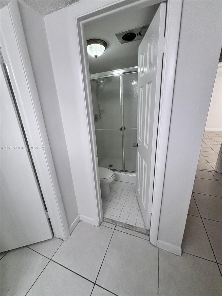 LAGO WEST B CONDOMINIUM - Residential Lease