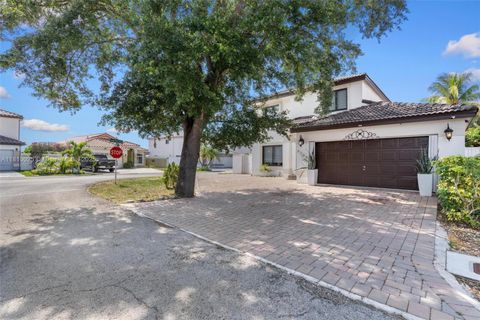 8279 NW 199th St Hialeah FL 33015