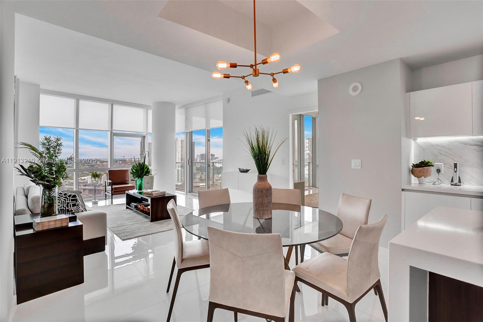 PARAMOUNT MIAMI WORLDCENT - Residential Lease