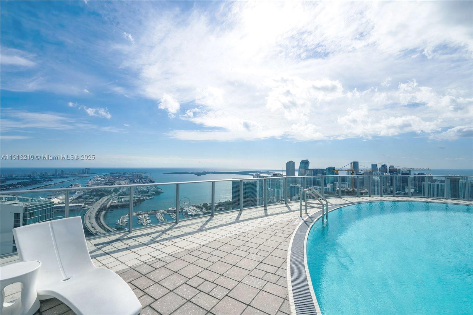 PARAMOUNT MIAMI WORLDCENT - Residential Lease