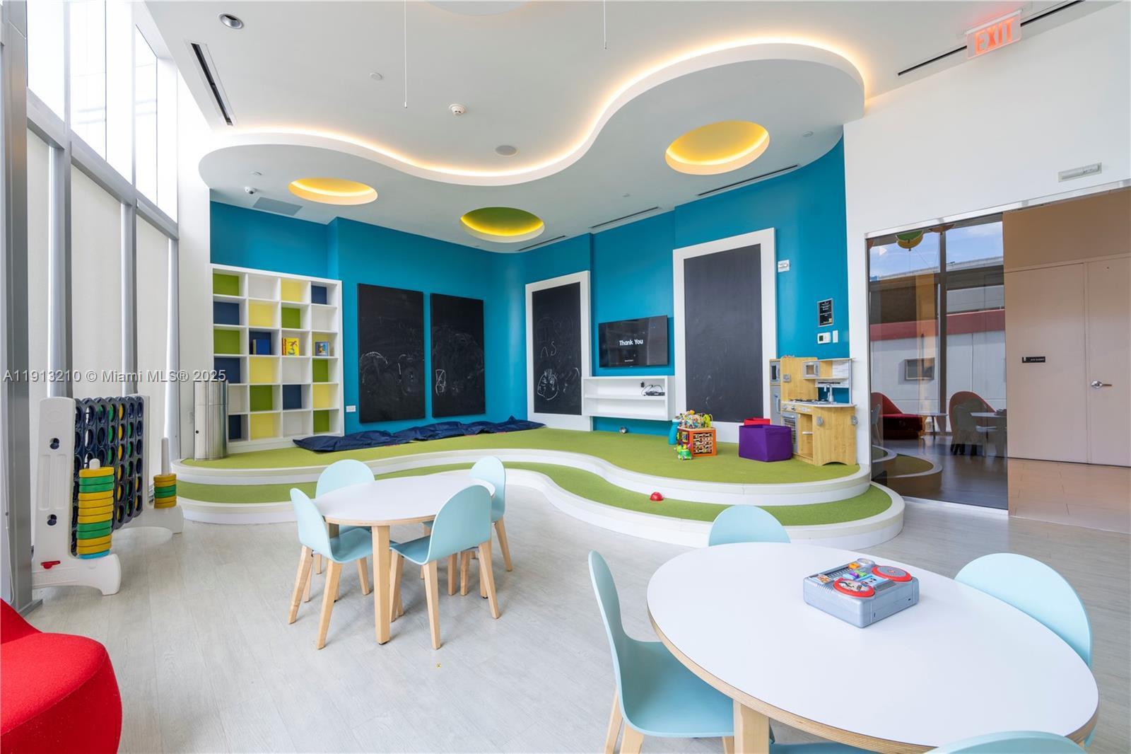 PARAMOUNT MIAMI WORLDCENT - Residential Lease