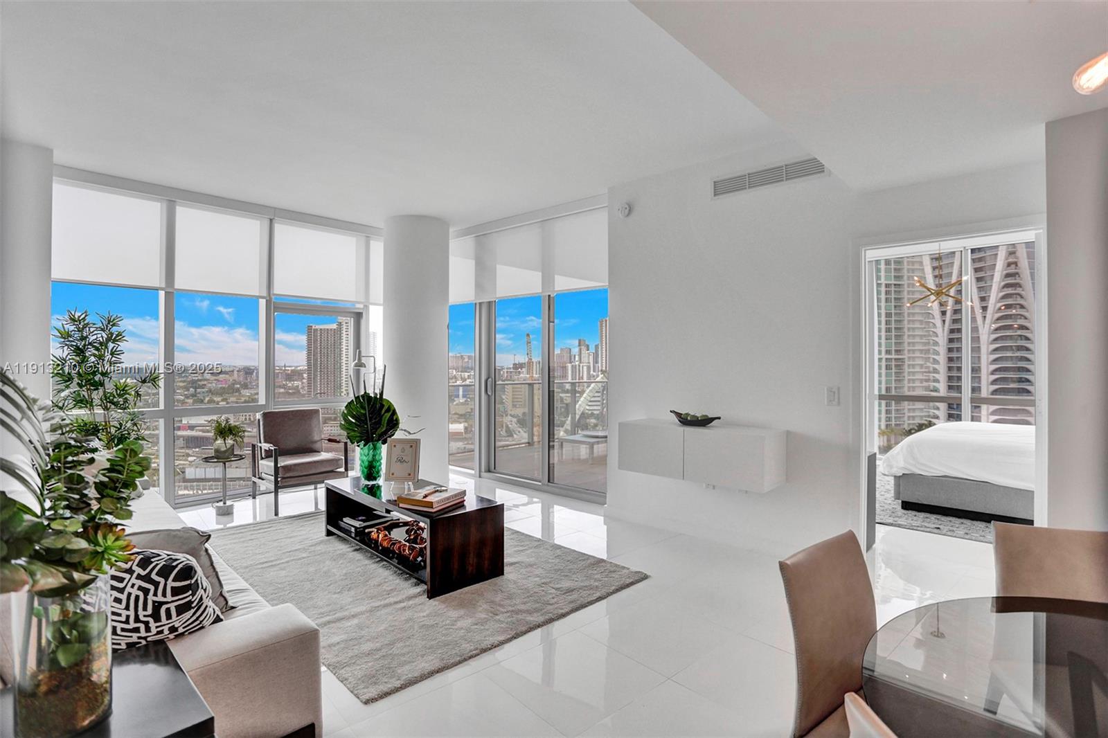 PARAMOUNT MIAMI WORLDCENT - Residential Lease