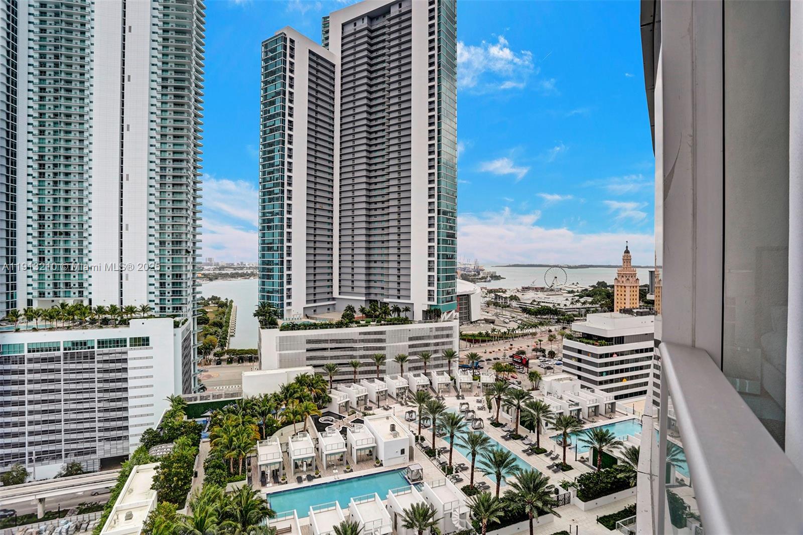 PARAMOUNT MIAMI WORLDCENT - Residential Lease