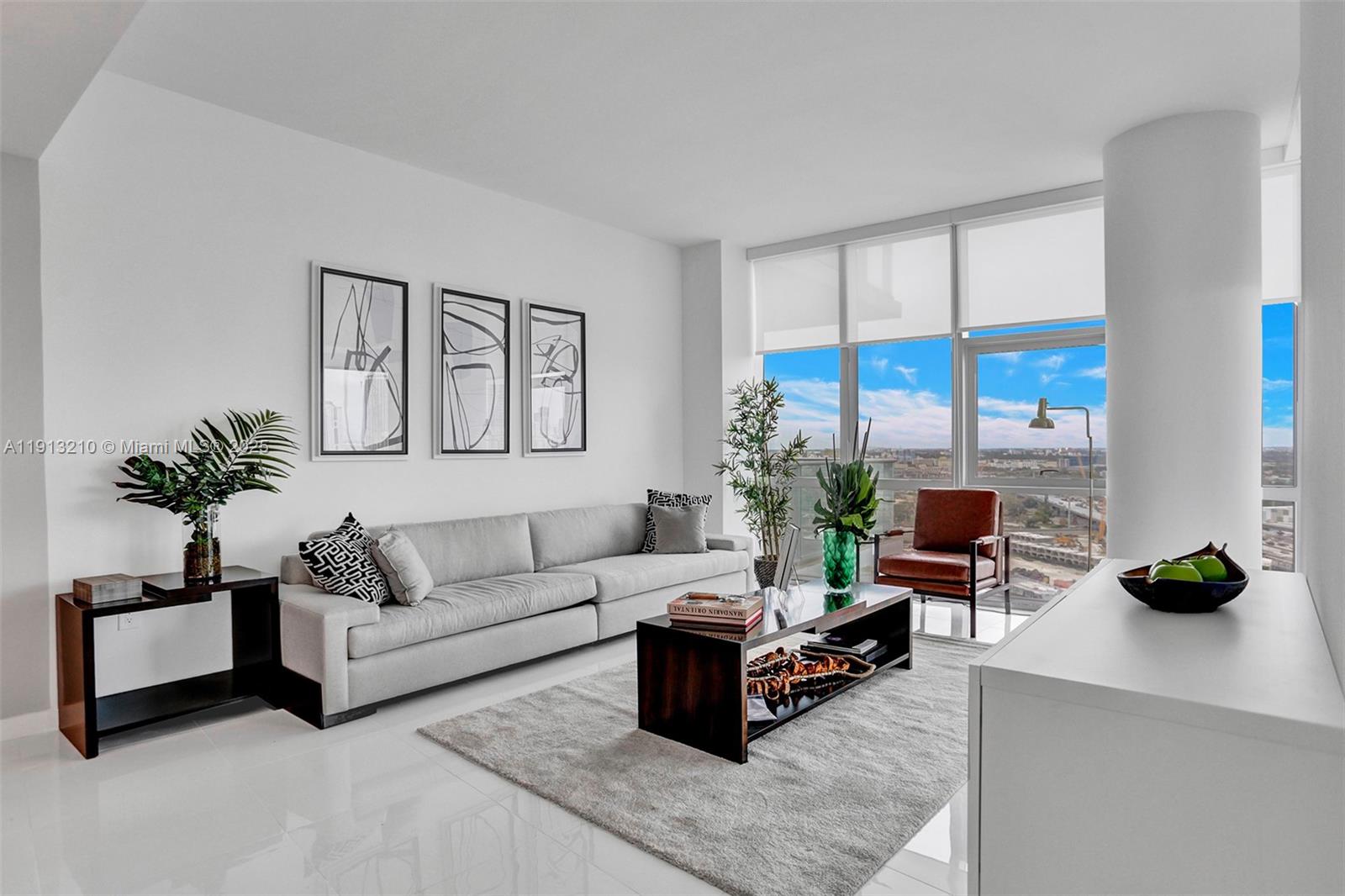 PARAMOUNT MIAMI WORLDCENT - Residential Lease