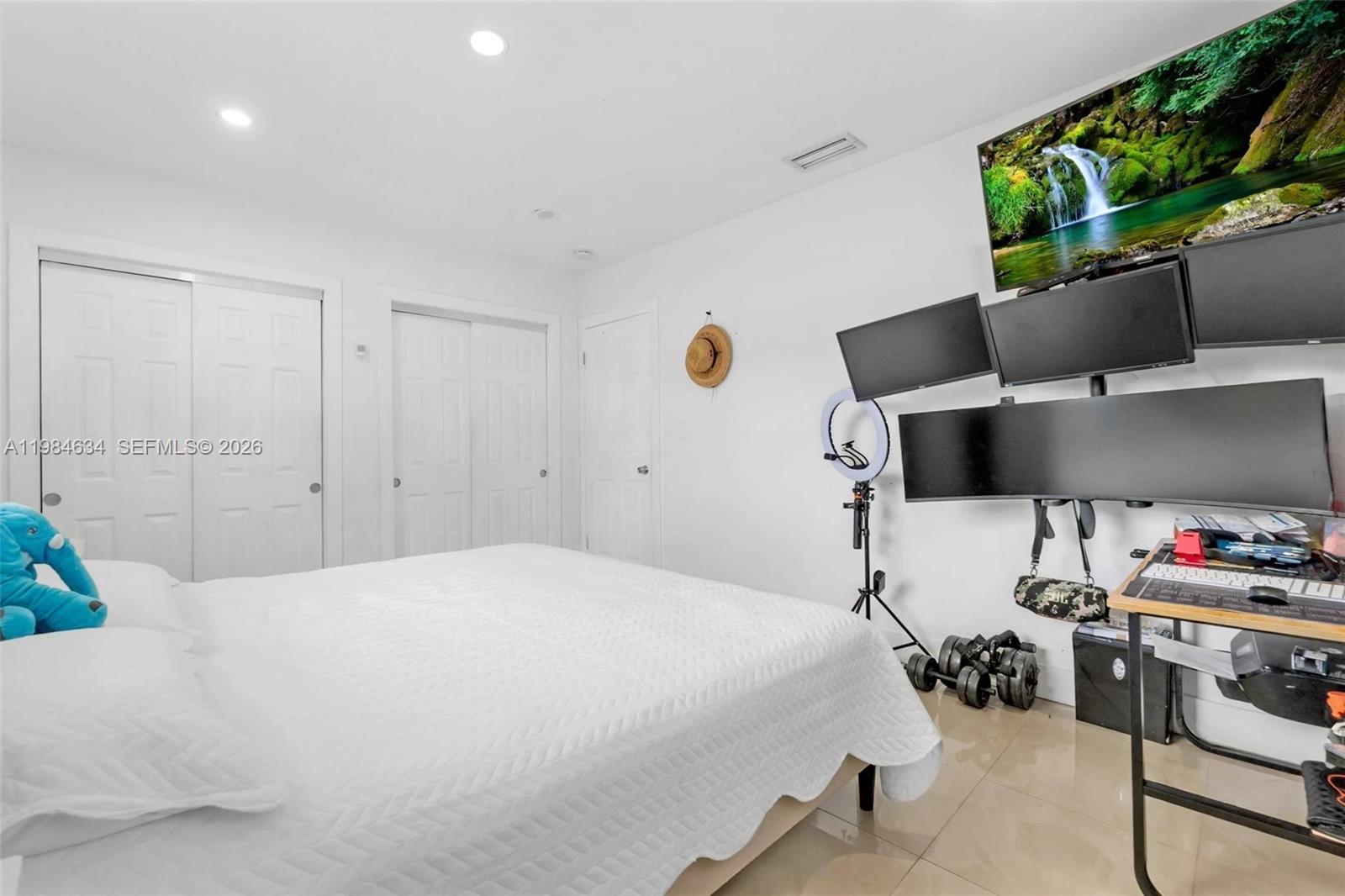 Hollywood East - Residential