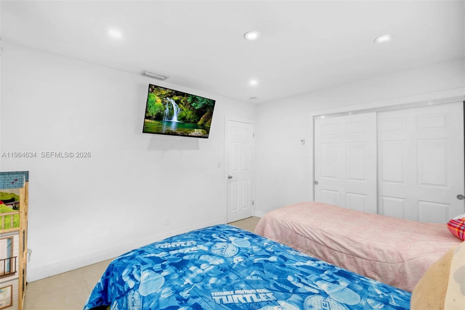 Hollywood East - Residential