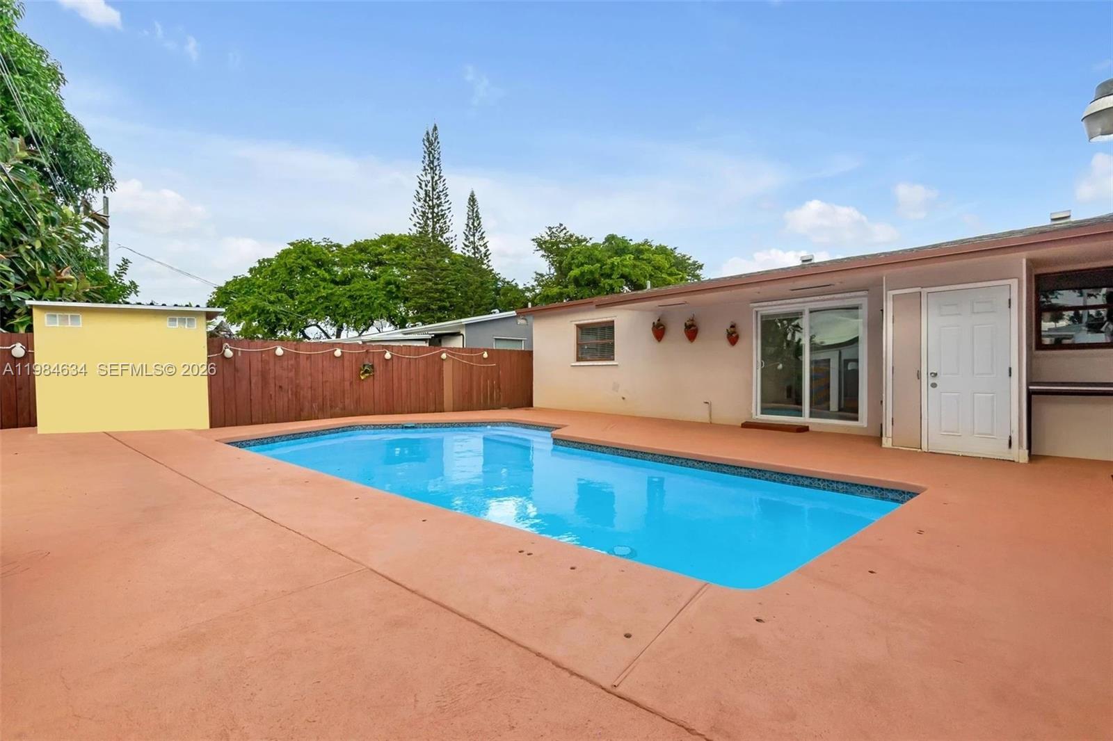 Hollywood East - Residential