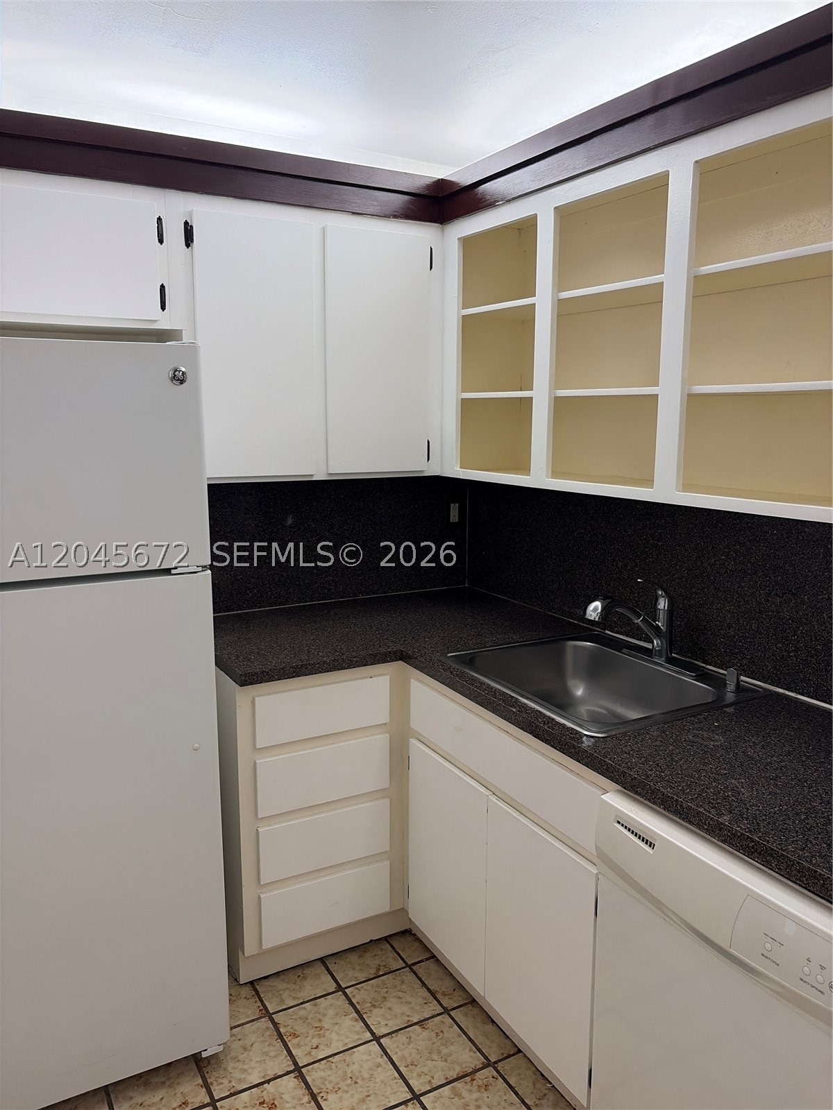 1150 Collins Ave 404