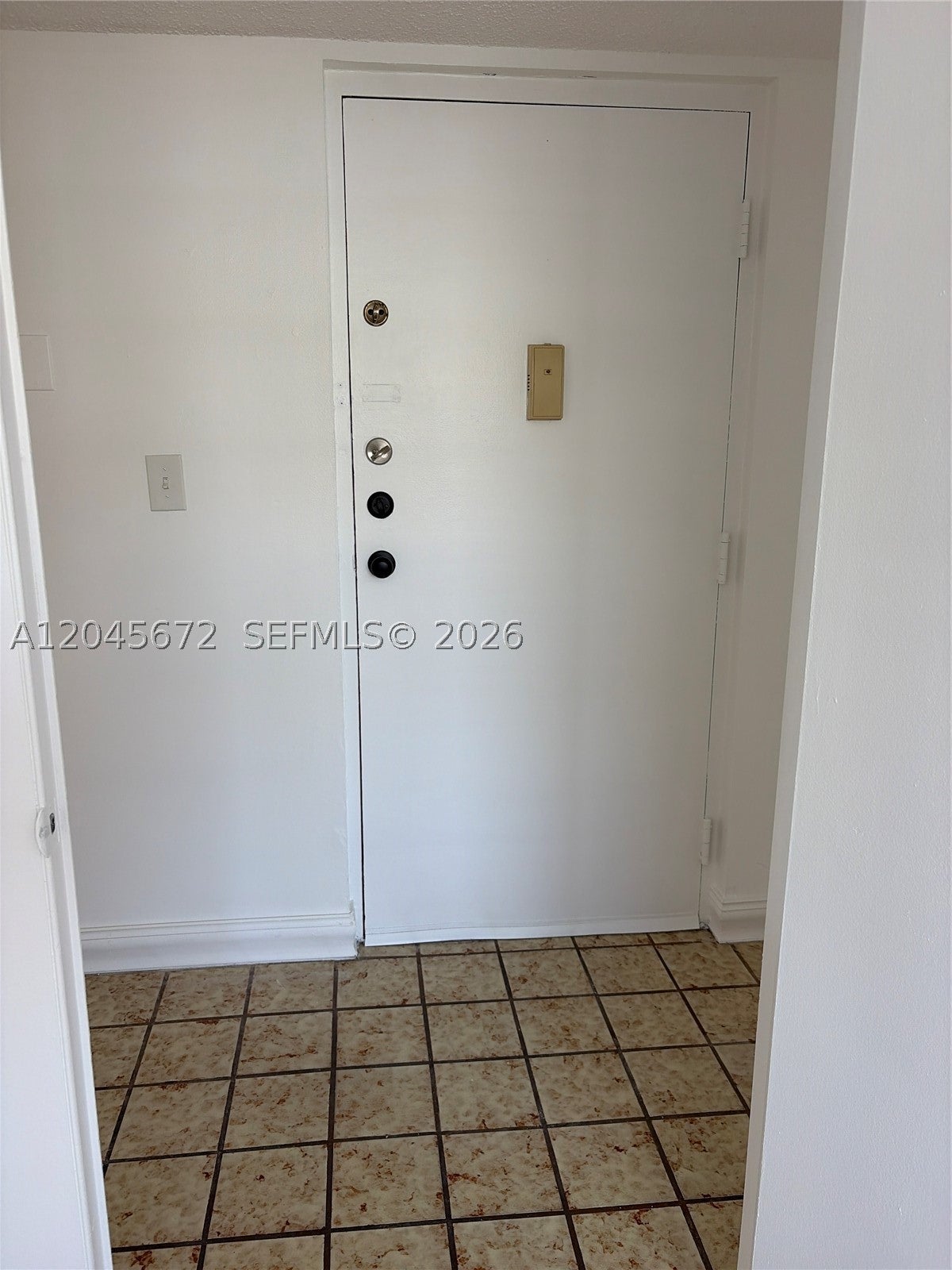 1150 Collins Ave 404