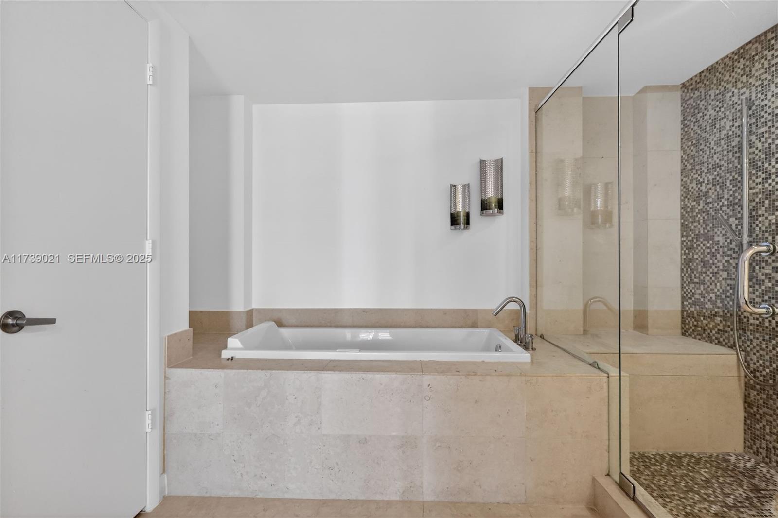 ICON BRICKELL CONDO NO 3 - Residential