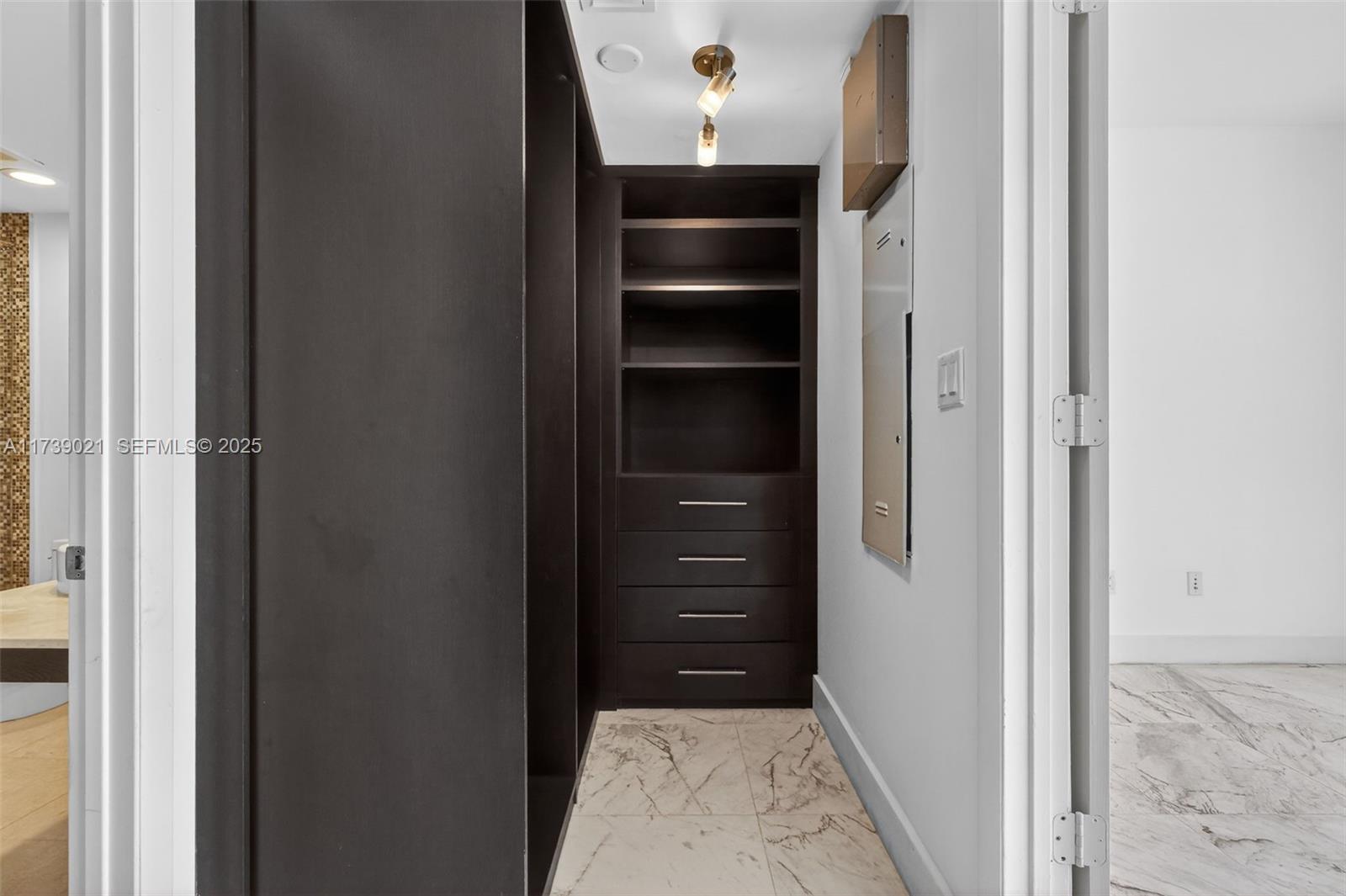 ICON BRICKELL CONDO NO 3 - Residential