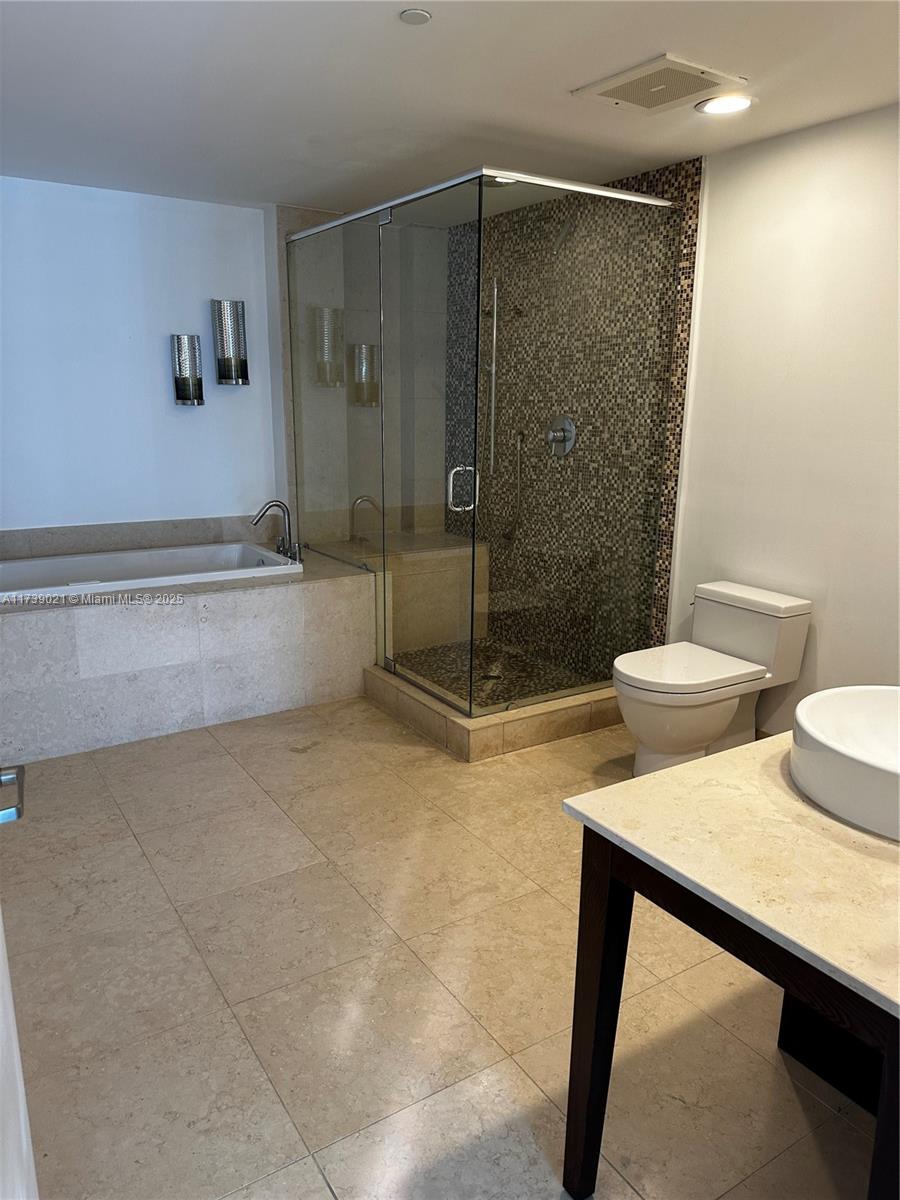 ICON BRICKELL CONDO NO 3 - Residential